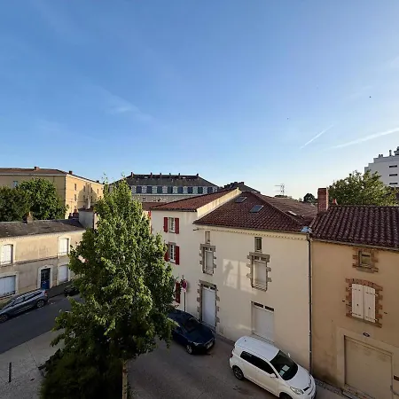 T4 70m2 Hypercentre Parking Prive Lumineux La Roche-sur-Yon